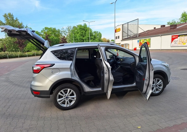 Ford Kuga cena 76900 przebieg: 56400, rok produkcji 2018 z Warszawa małe 79